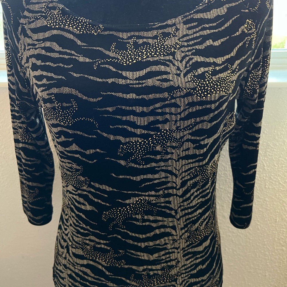 Black knit gold leopard design woman’s top M